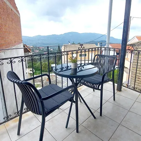 Traditional Mount Retreat - - Corfu Lejlighed *